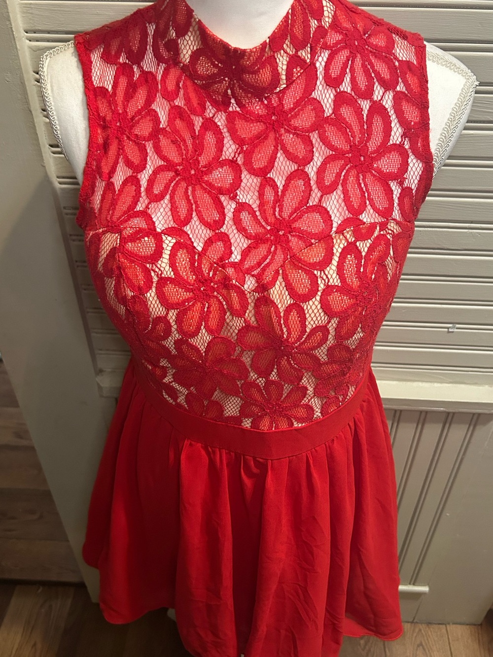 Chi Chi London Women's Red Floral Lace High Neck Sleeveless Dress size 14